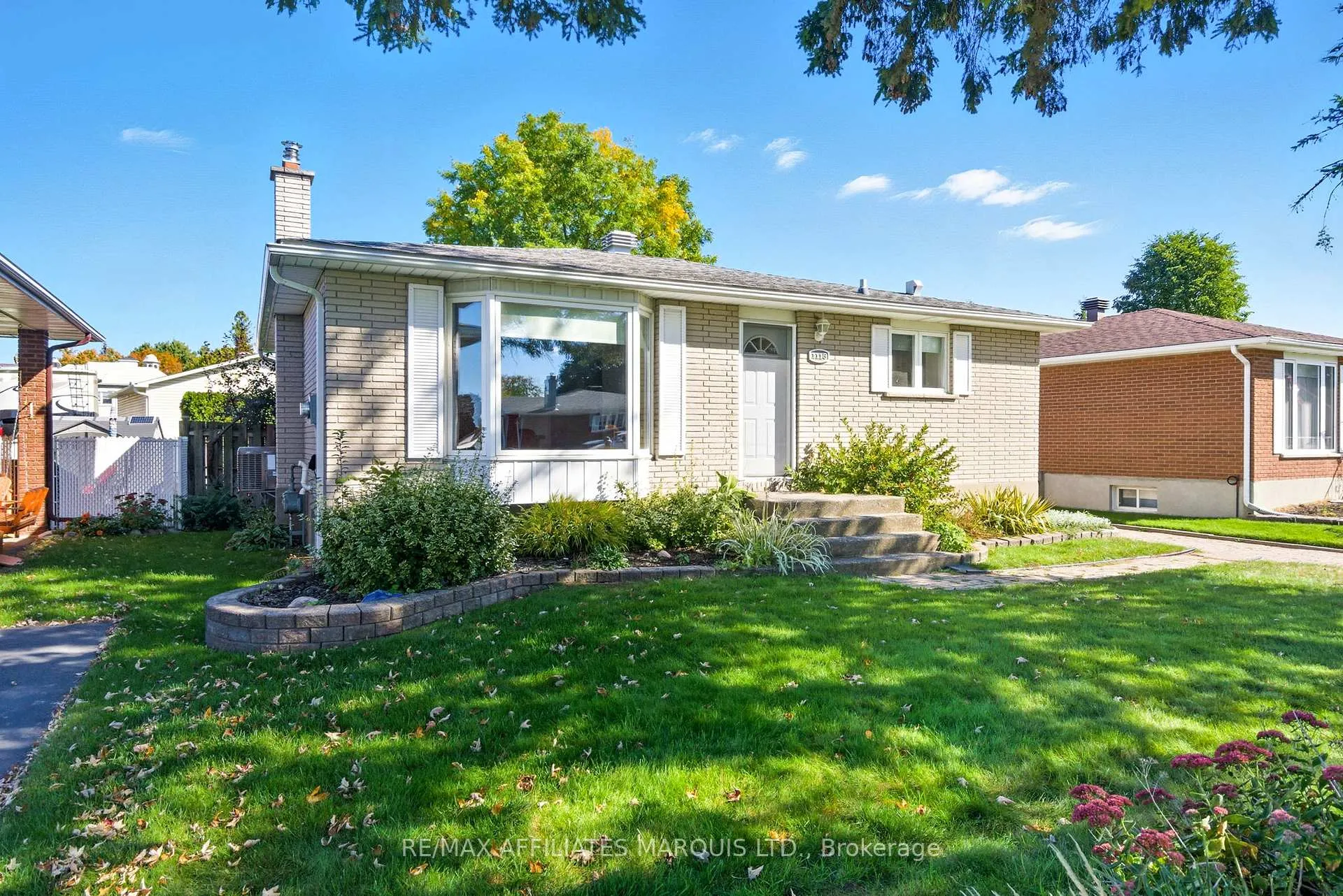 Photo 2 of 1113 Brock Street, Cornwall — HOMEH