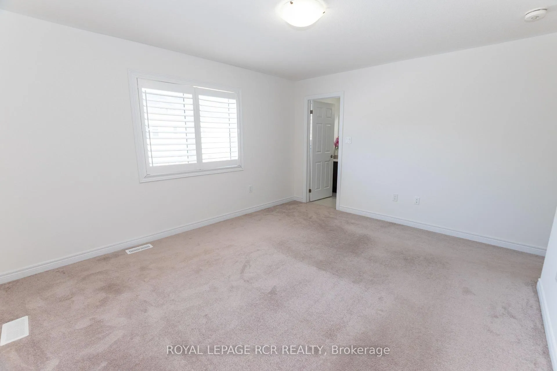 Photo 17 of 206 Barnett Drive, Shelburne — HOMEH