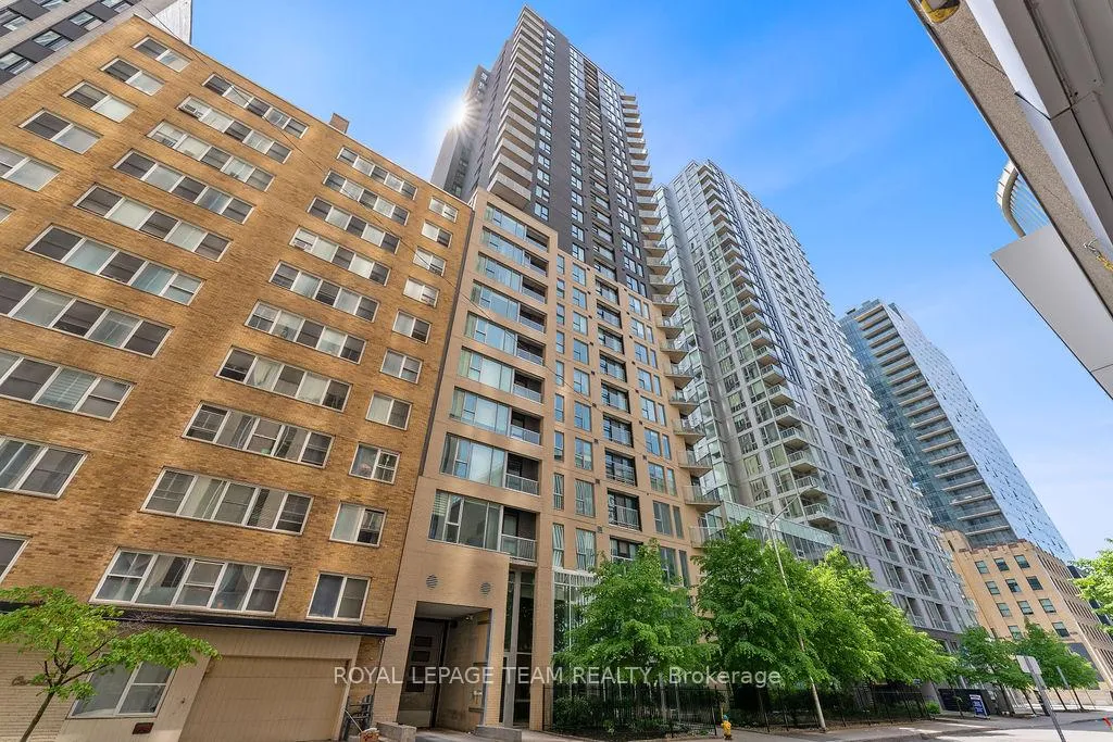 Front of Unit 1904, 40 Nepean Street