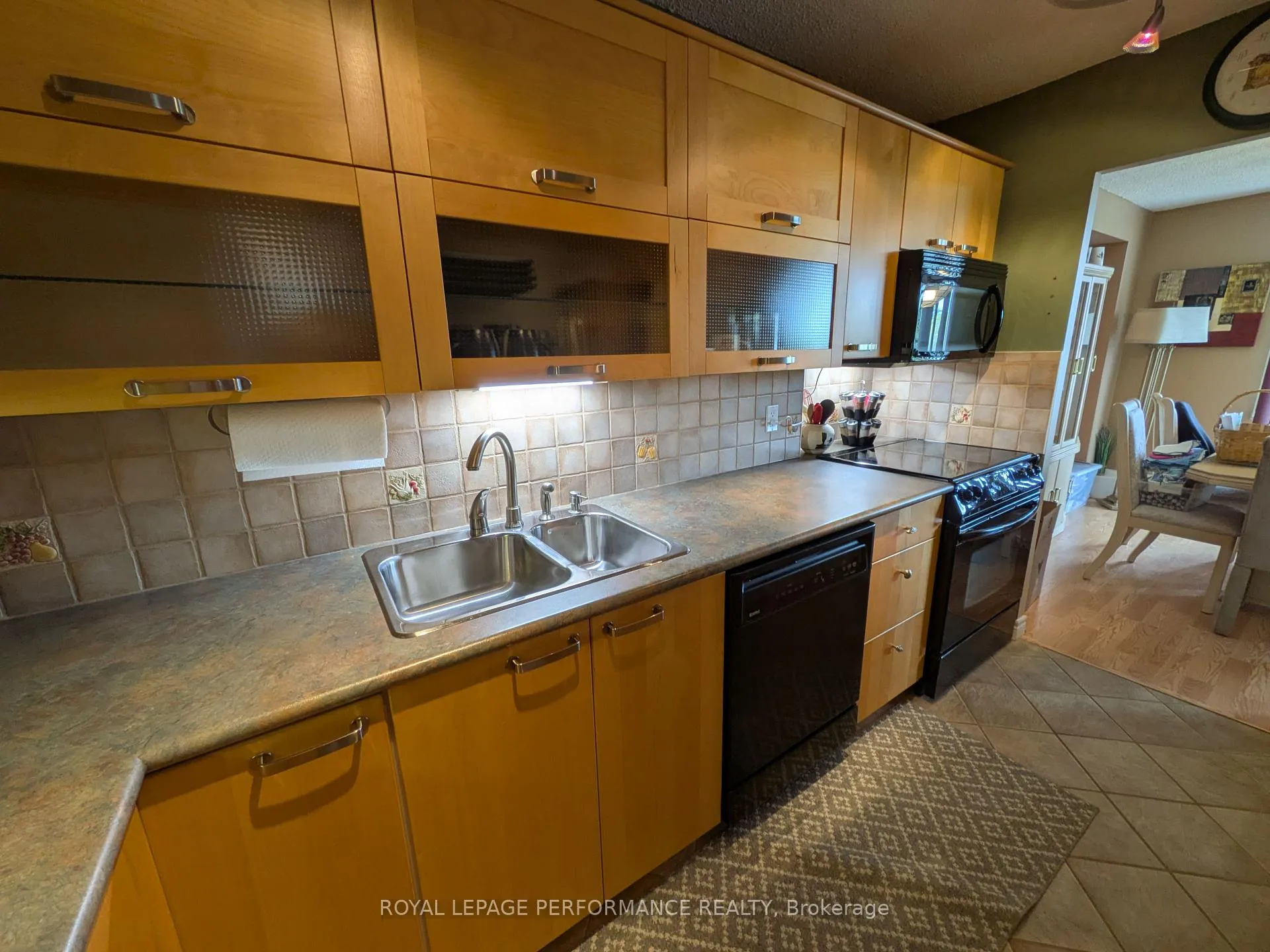 Photo 5 of Unit 309, 665 Bathgate Drive, Ottawa, Carson Meadows — HOMEH