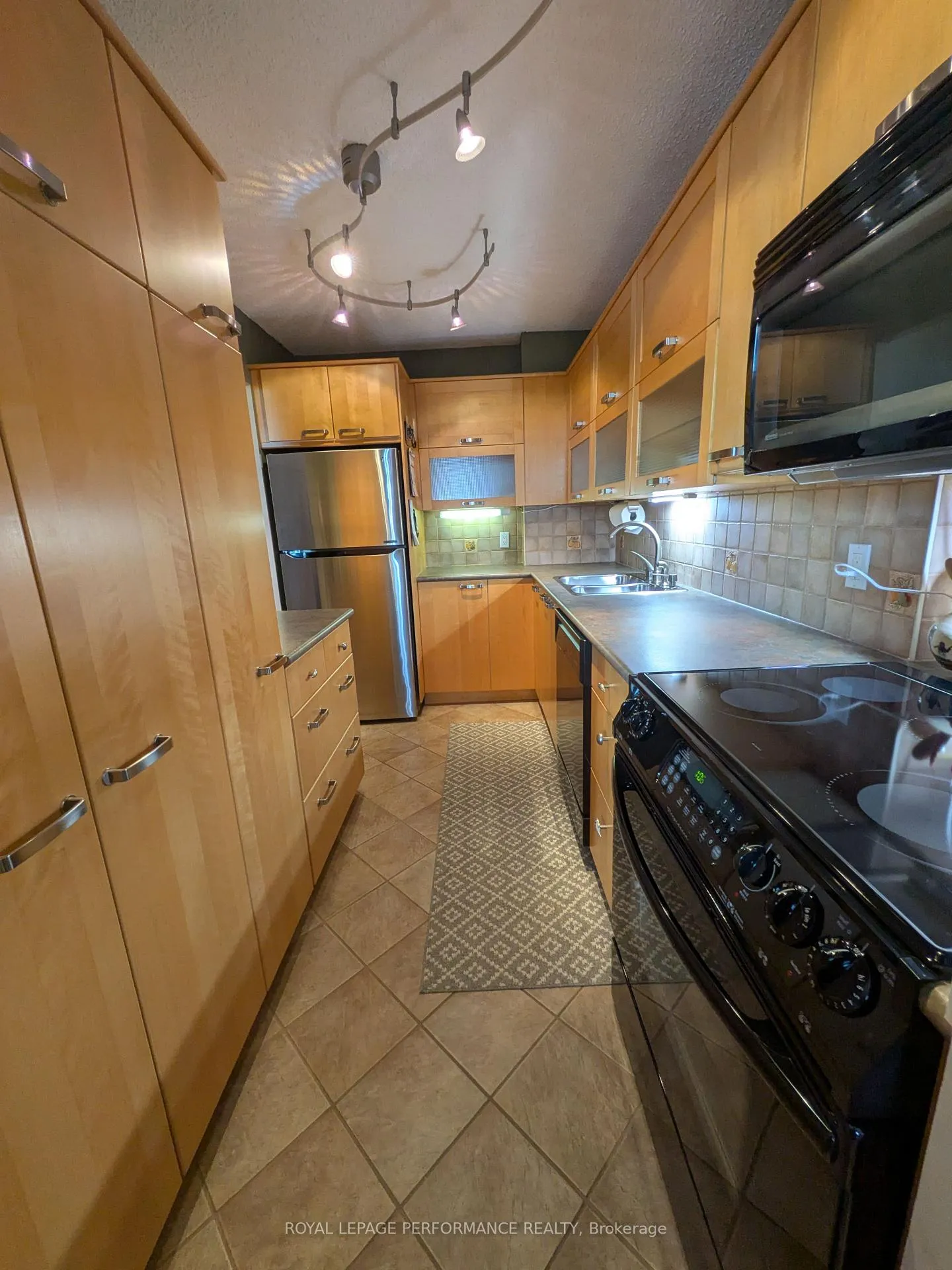 Photo 9 of Unit 309, 665 Bathgate Drive, Ottawa, Carson Meadows — HOMEH