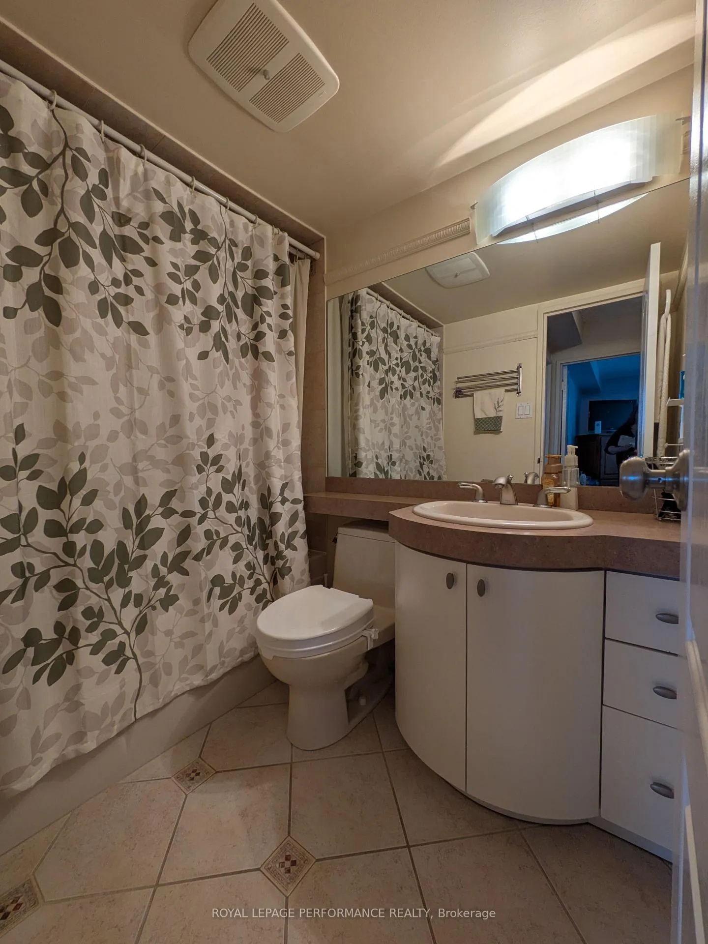 Photo 18 of Unit 309, 665 Bathgate Drive, Ottawa, Carson Meadows — HOMEH
