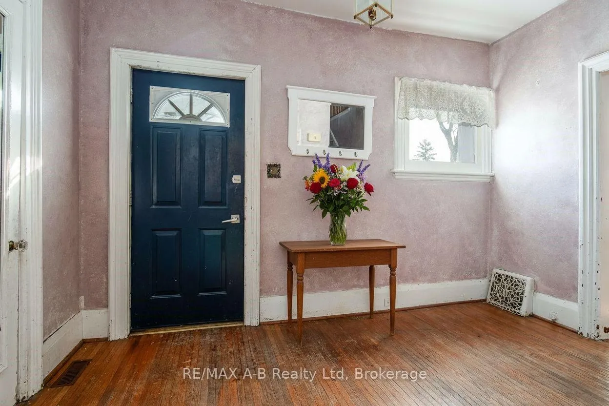 Photo 8 of 86 King Street, Bluewater, Hensall — HOMEH