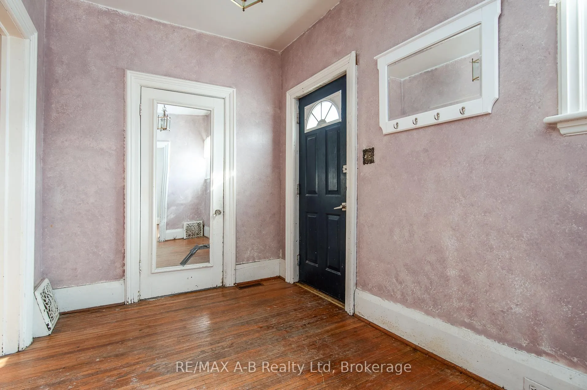 Photo 9 of 86 King Street, Bluewater, Hensall — HOMEH