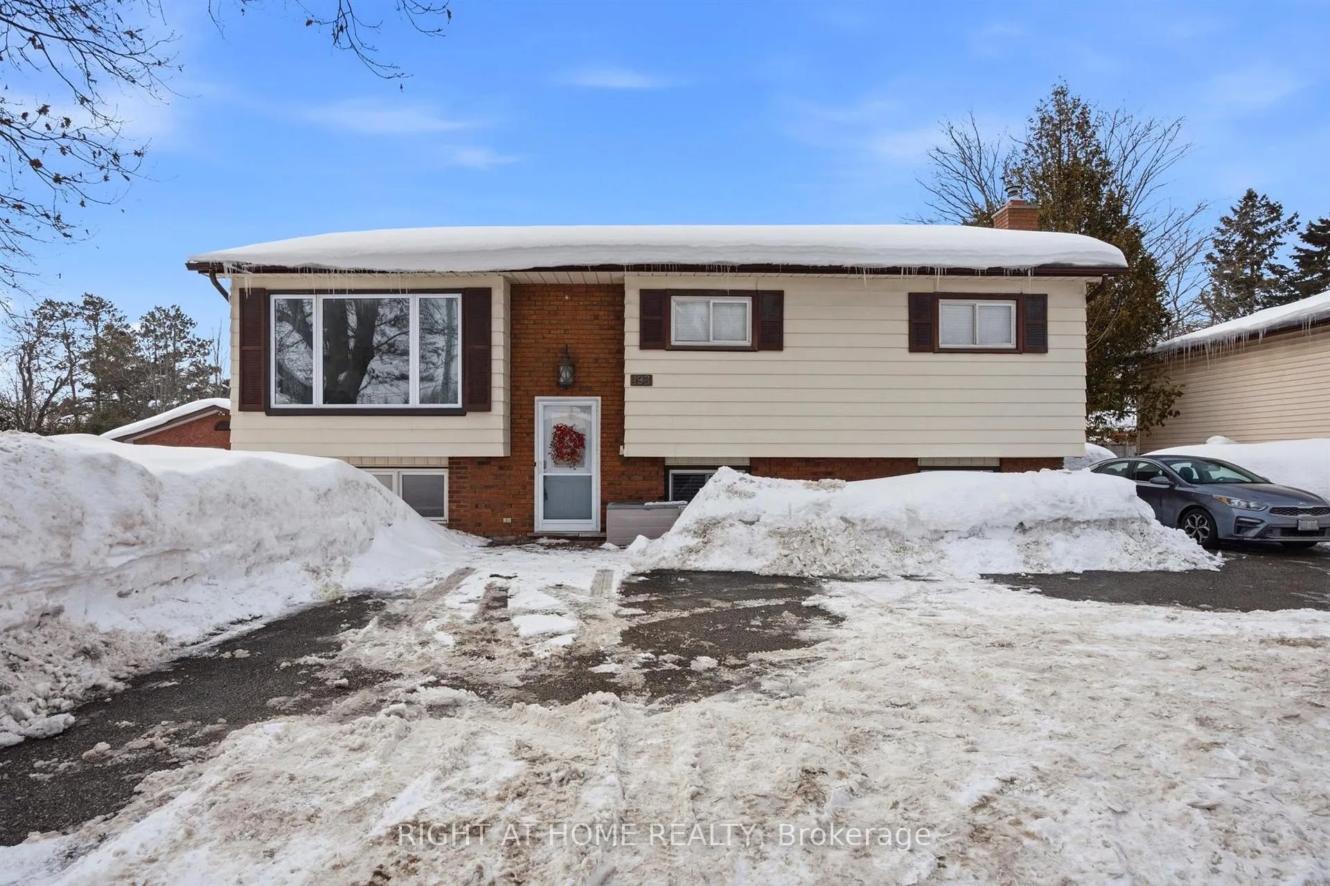 Photo 1 of 198 Ferndale Drive N, Barrie, Edgehill Drive — HOMEH