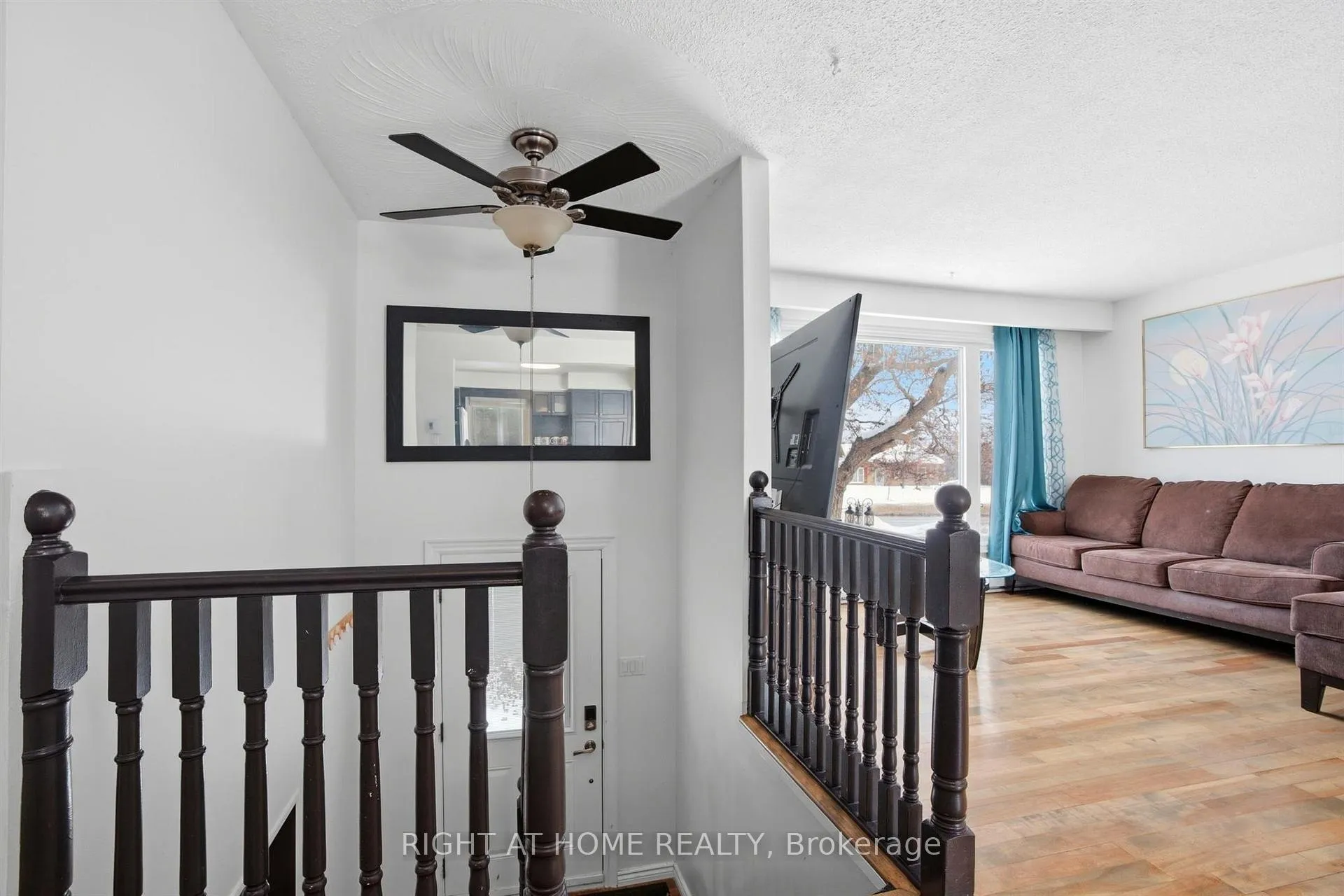 Photo 3 of 198 Ferndale Drive N, Barrie, Edgehill Drive — HOMEH