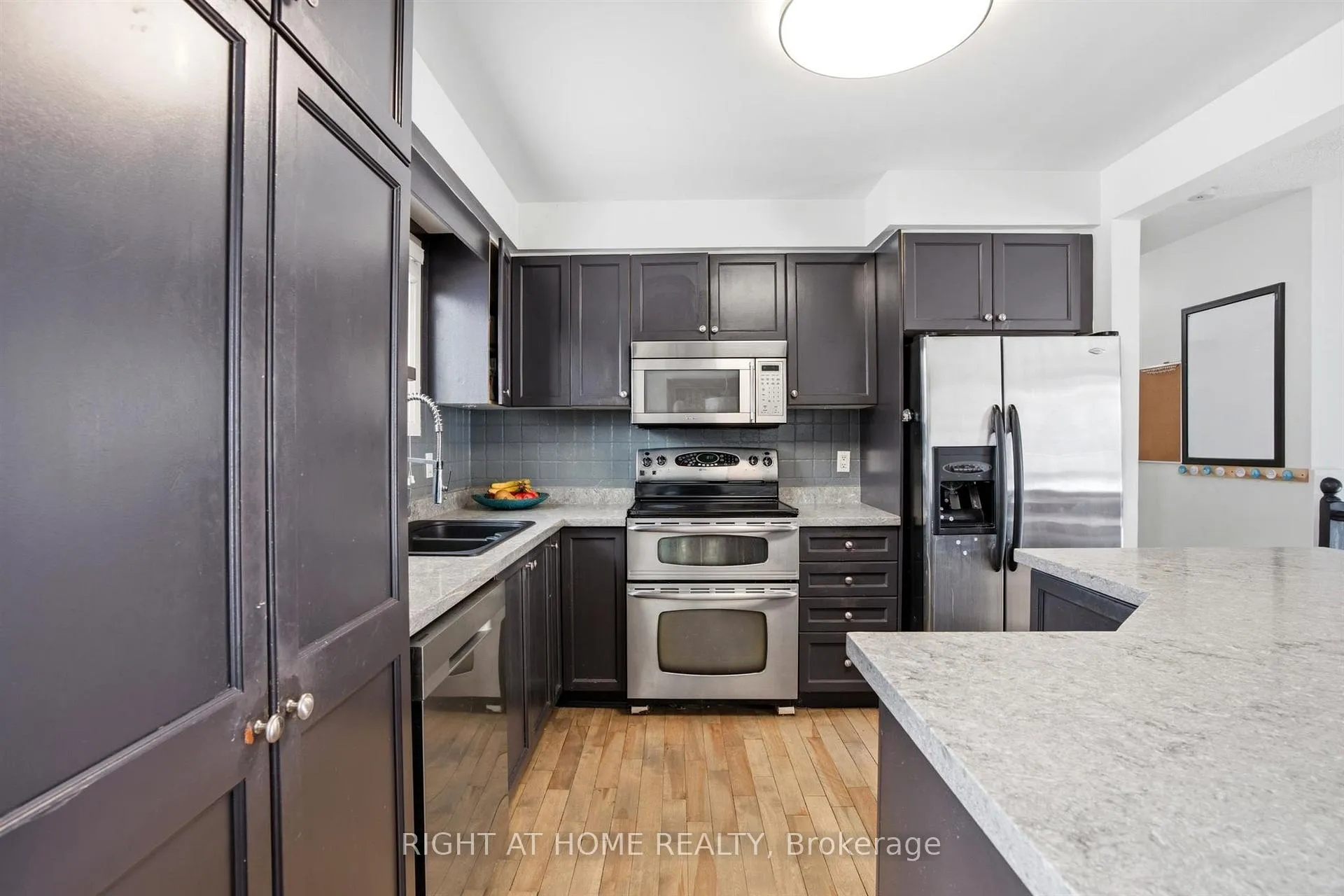 Photo 5 of 198 Ferndale Drive N, Barrie, Edgehill Drive — HOMEH
