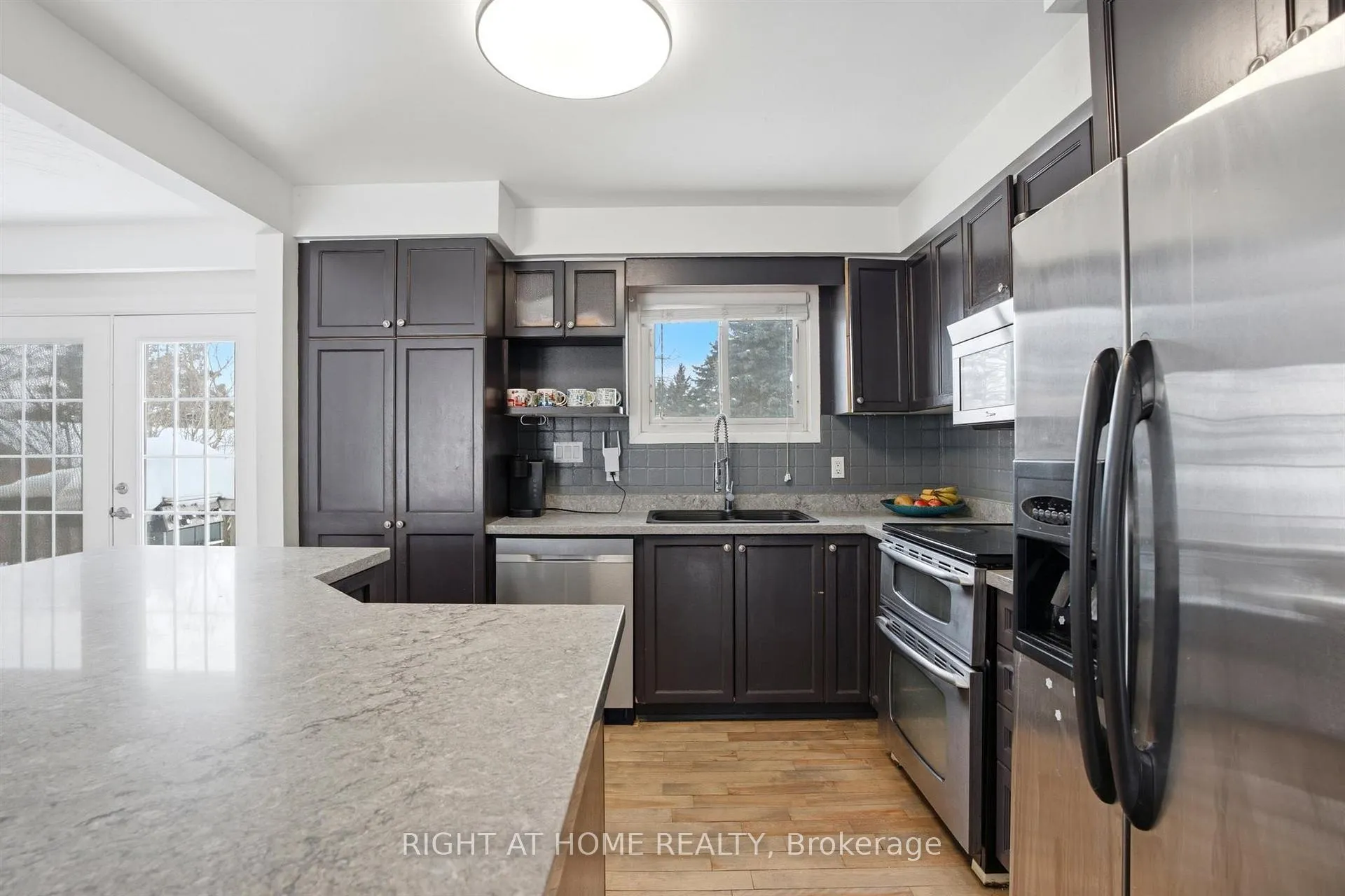 Photo 6 of 198 Ferndale Drive N, Barrie, Edgehill Drive — HOMEH