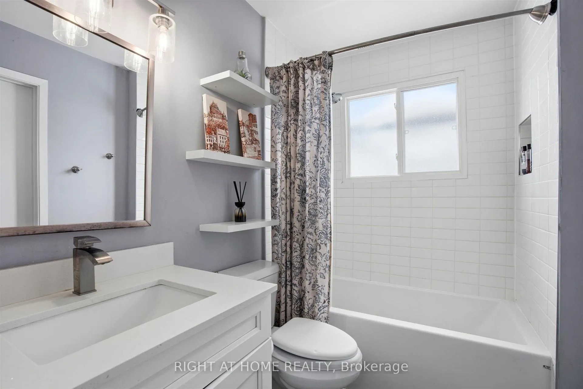 Photo 12 of 198 Ferndale Drive N, Barrie, Edgehill Drive — HOMEH
