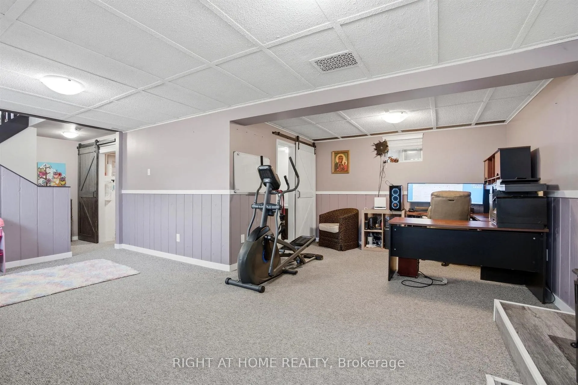 Photo 15 of 198 Ferndale Drive N, Barrie, Edgehill Drive — HOMEH