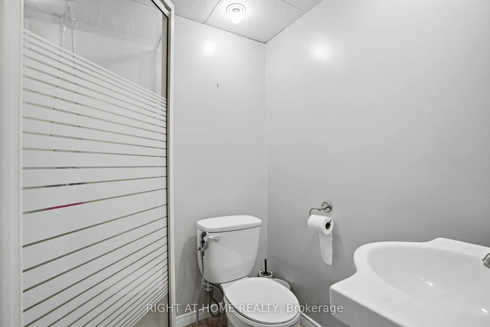Photo 16 of 198 Ferndale Drive N, Barrie, Edgehill Drive — HOMEH