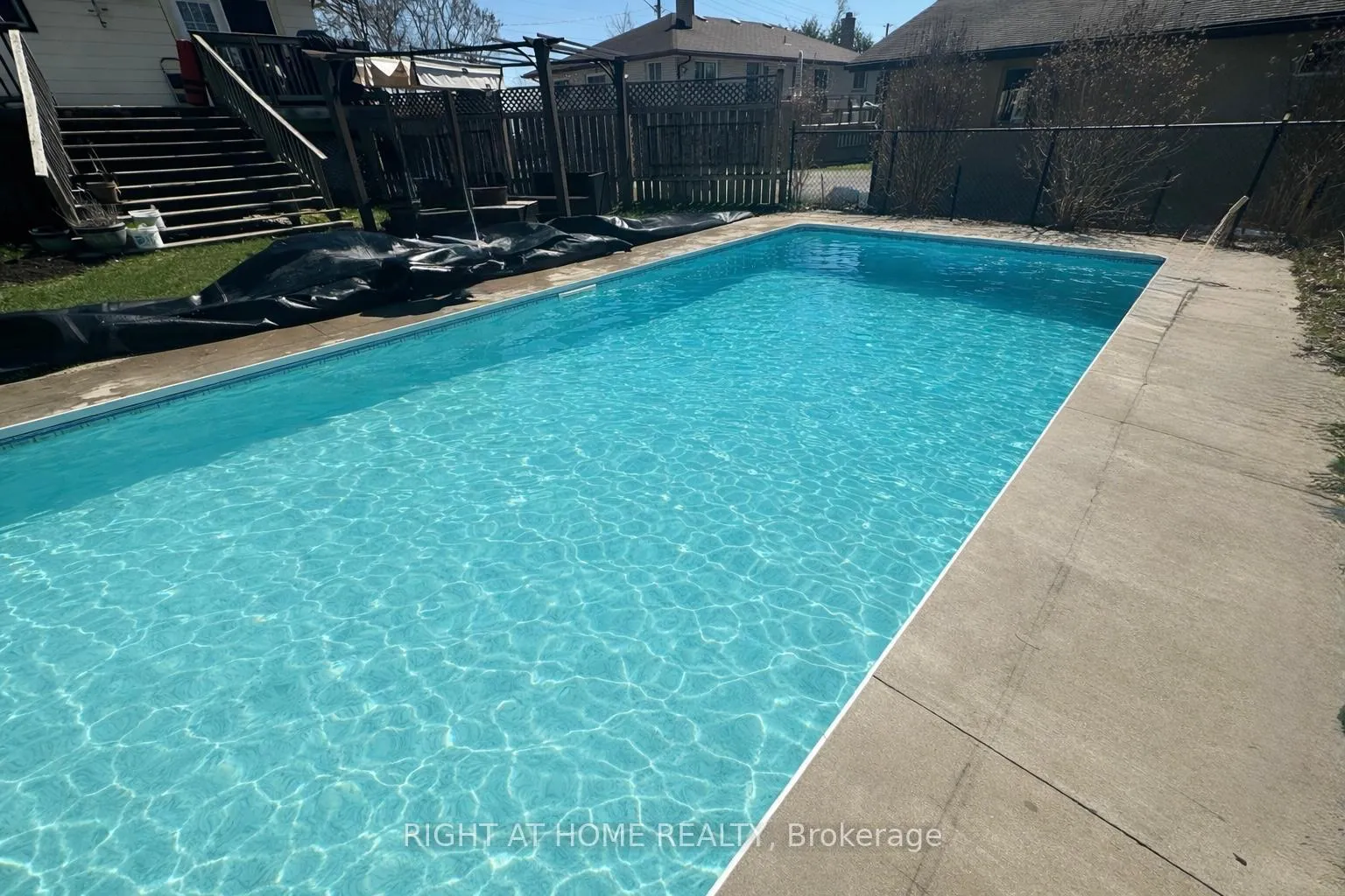 Photo 21 of 198 Ferndale Drive N, Barrie, Edgehill Drive — HOMEH