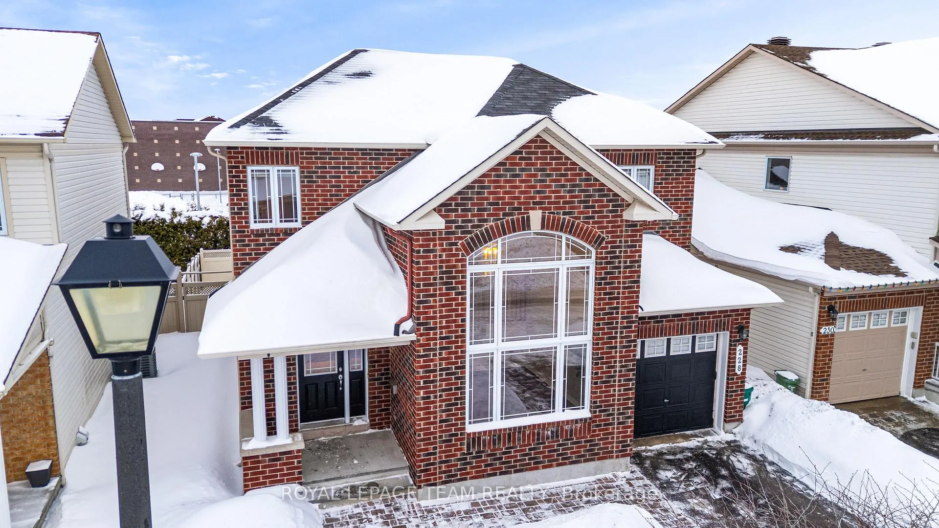 Photo 2 of 228 Branthaven Street, Ottawa, Avalon East — HOMEH