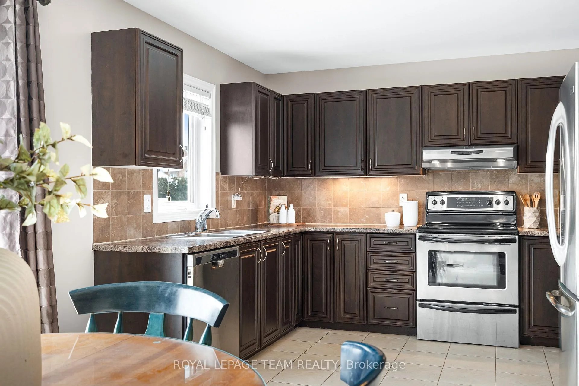 Photo 17 of 228 Branthaven Street, Ottawa, Avalon East — HOMEH