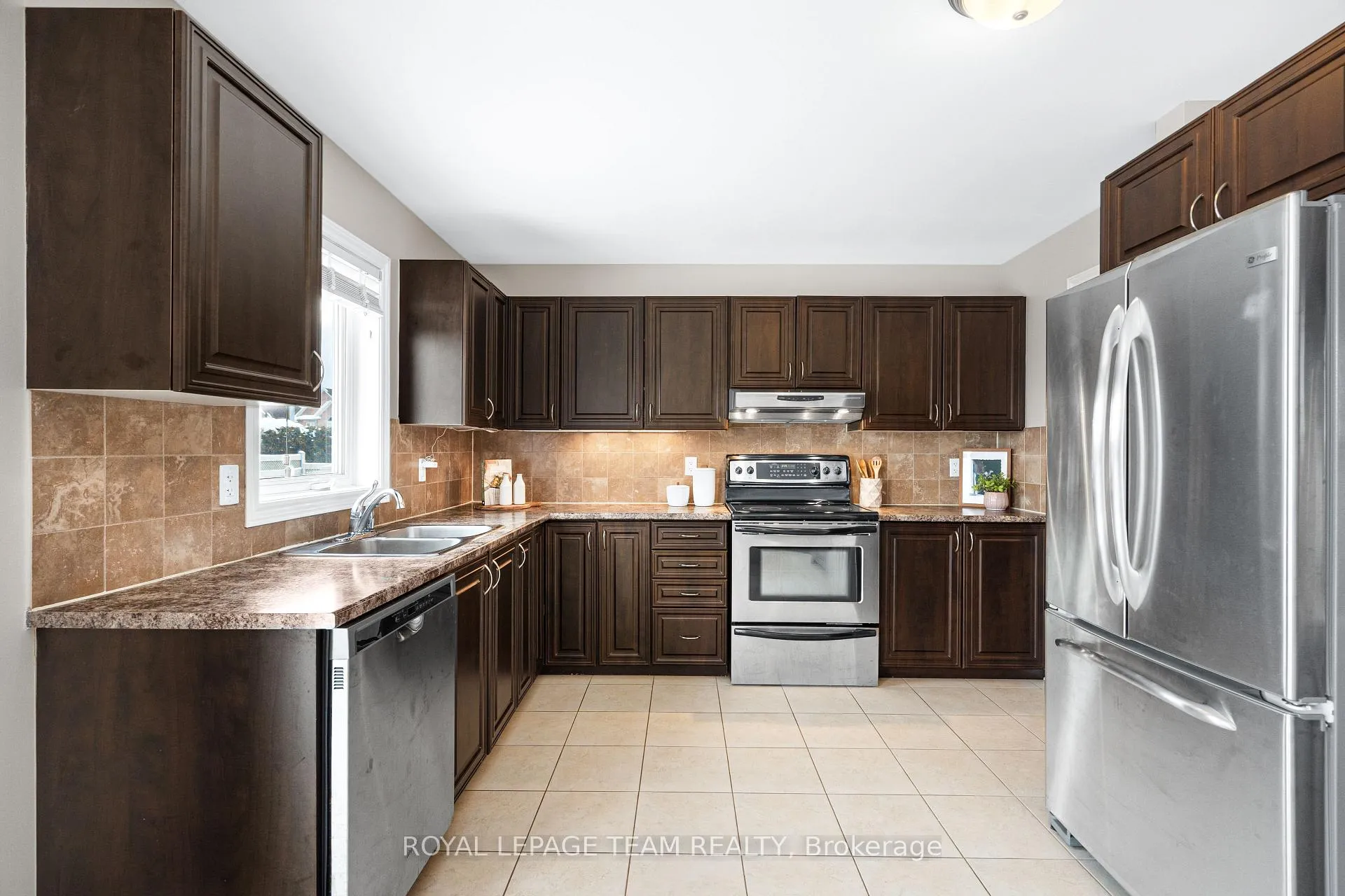 Photo 20 of 228 Branthaven Street, Ottawa, Avalon East — HOMEH