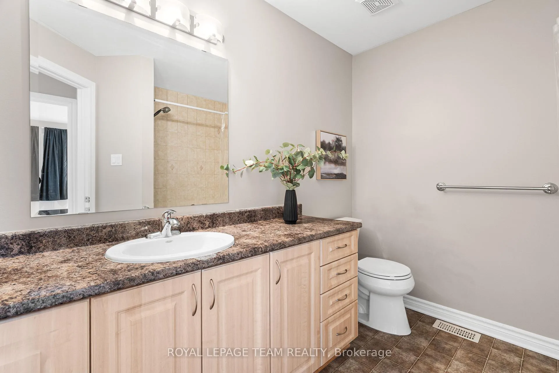 Photo 39 of 228 Branthaven Street, Ottawa, Avalon East — HOMEH
