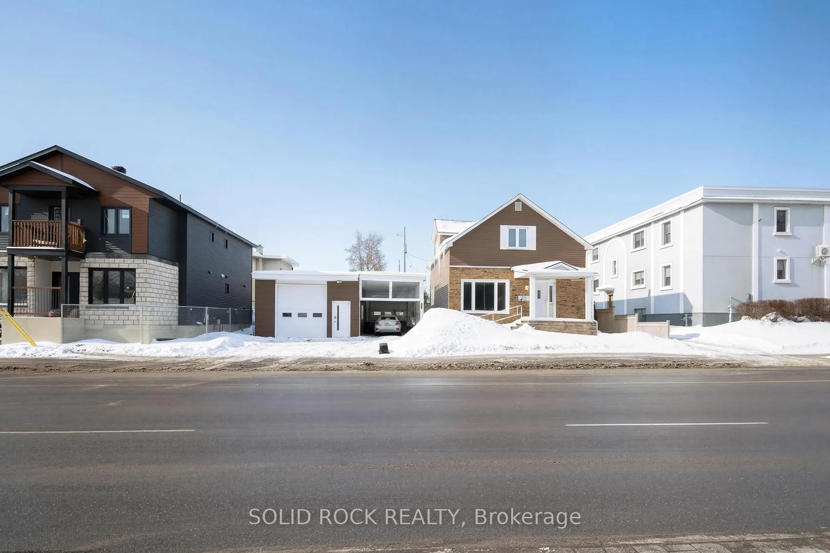 Front of 412 Montreal Road