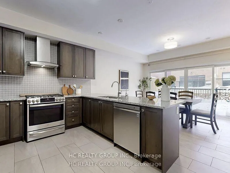 Photo 5 of 14 Isabella Peach Drive, Markham, Victoria Square — HOMEH