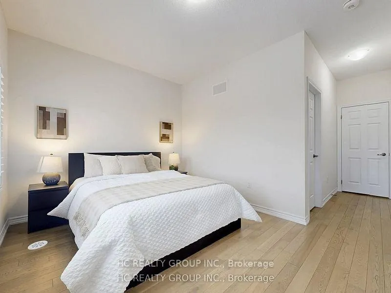 Photo 9 of 14 Isabella Peach Drive, Markham, Victoria Square — HOMEH