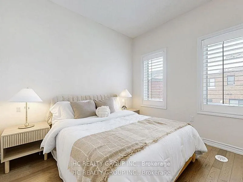 Photo 11 of 14 Isabella Peach Drive, Markham, Victoria Square — HOMEH