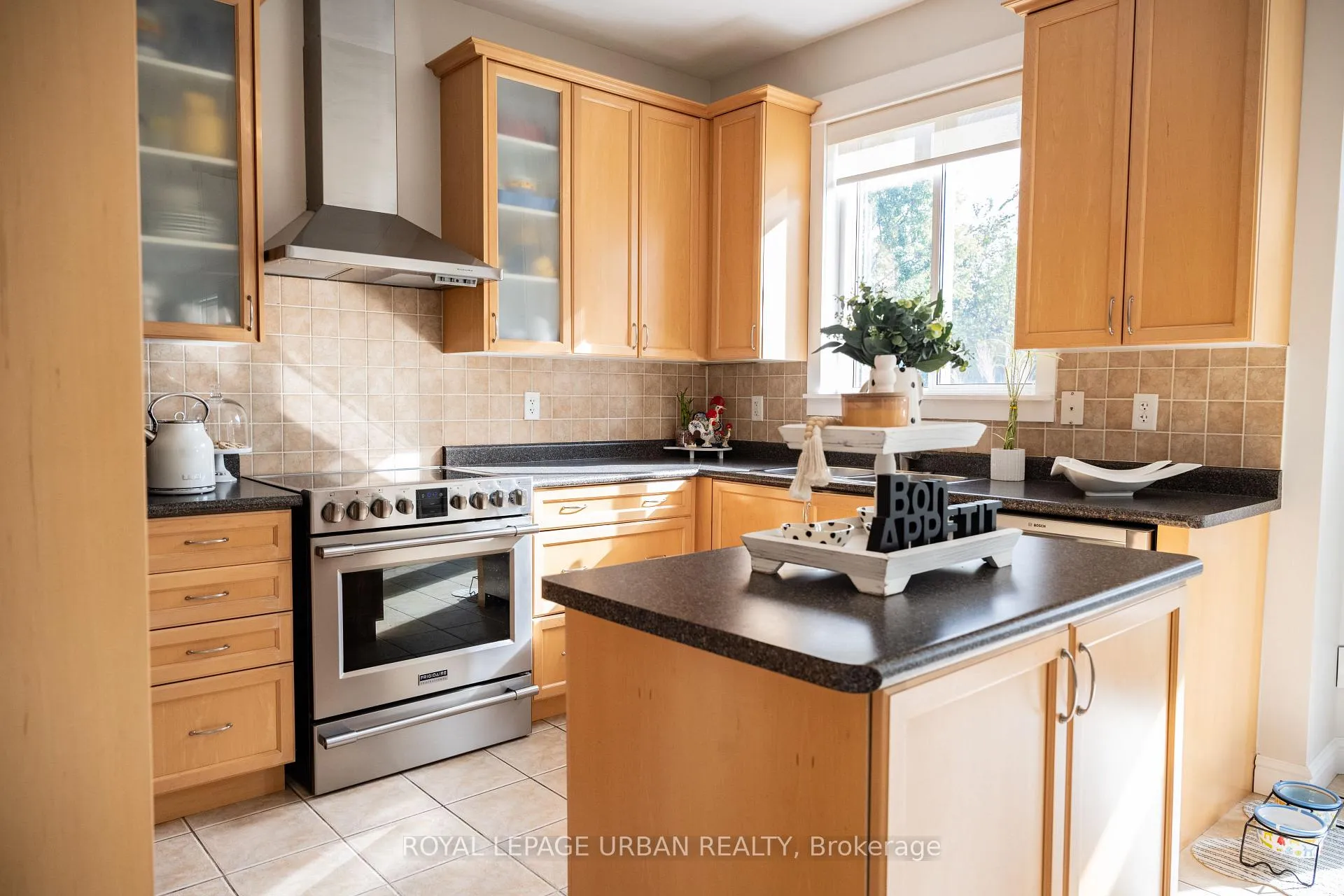 Photo 7 of 27 Lightheart Drive, Caledon, Rural Caledon — HOMEH