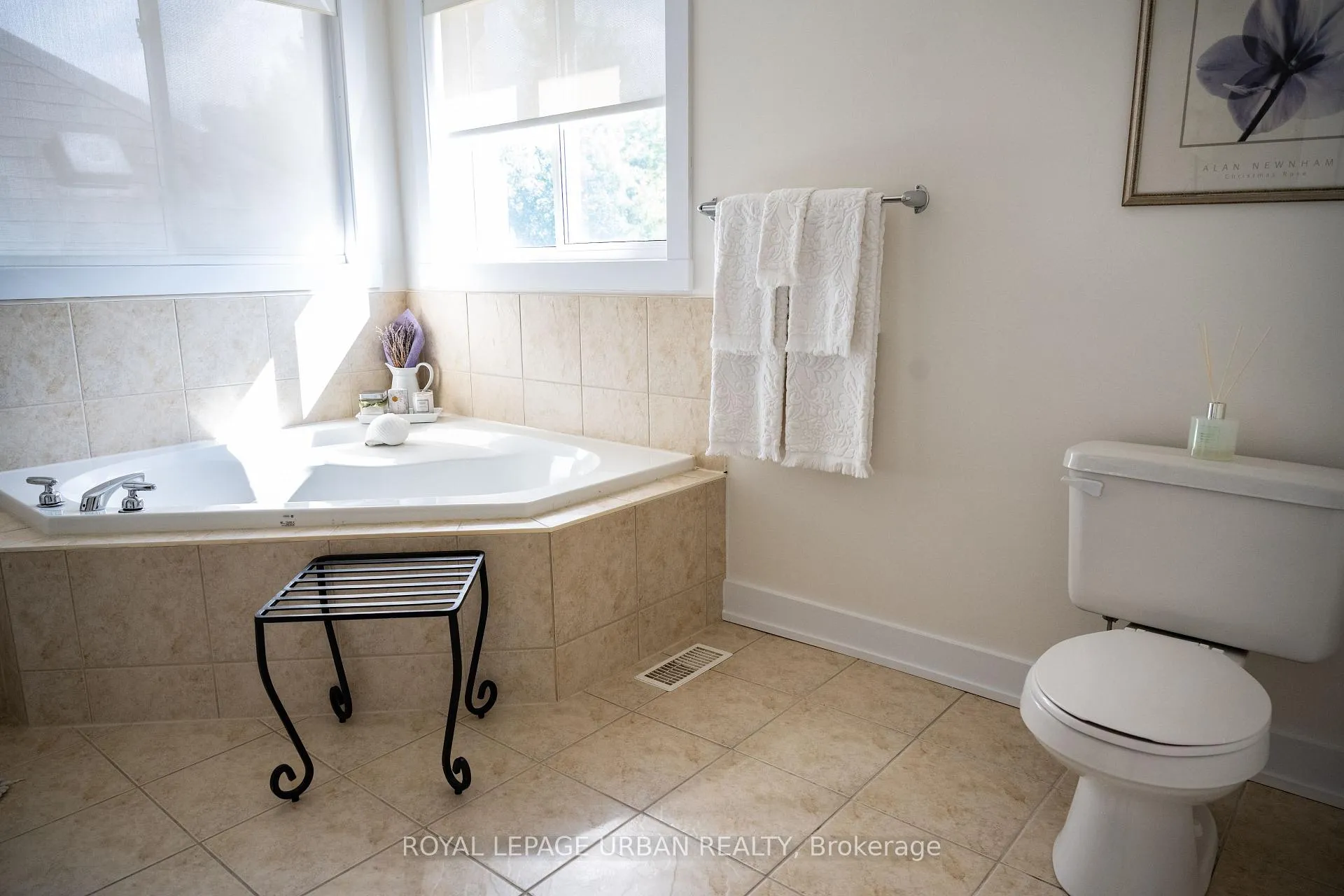 Photo 18 of 27 Lightheart Drive, Caledon, Rural Caledon — HOMEH