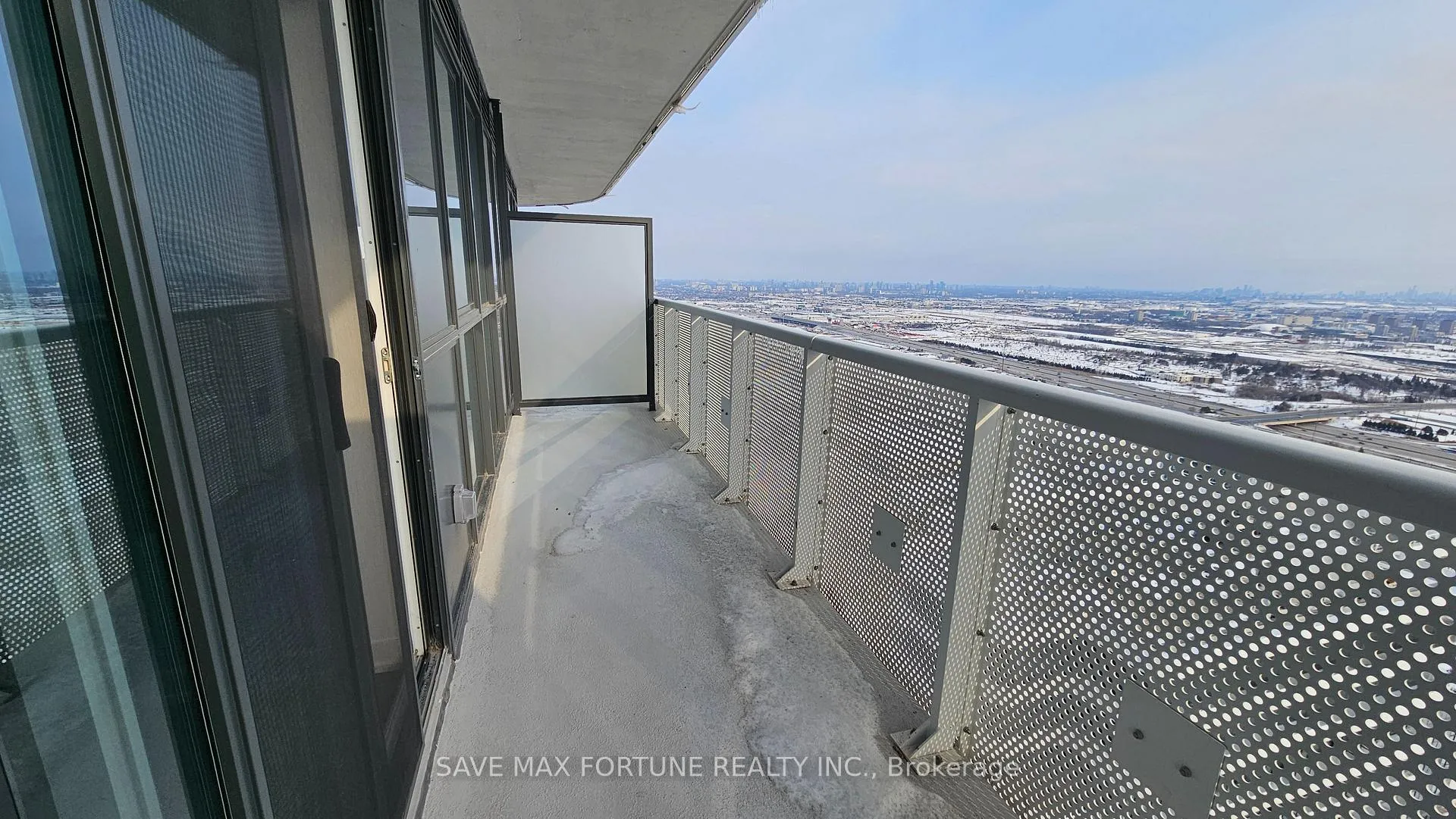 Photo 10 of Unit 5710, 8 Interchange Way, Vaughan, Vaughan Corporate Centre — HOMEH