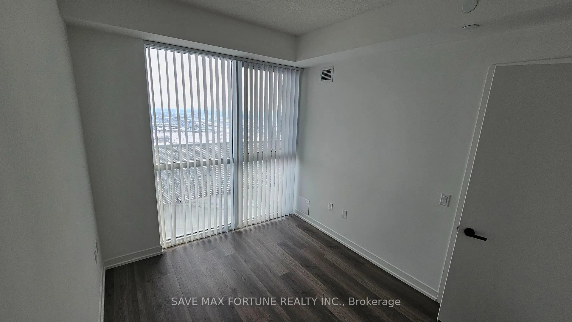 Photo 13 of Unit 5710, 8 Interchange Way, Vaughan, Vaughan Corporate Centre — HOMEH