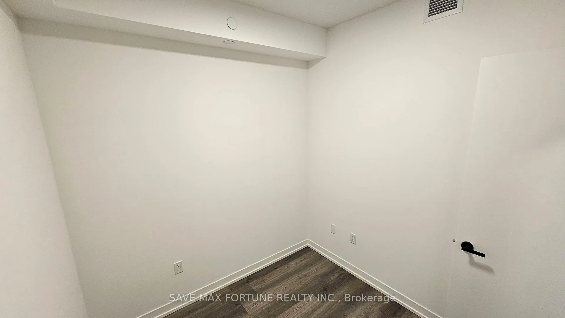 Photo 15 of Unit 5710, 8 Interchange Way, Vaughan, Vaughan Corporate Centre — HOMEH