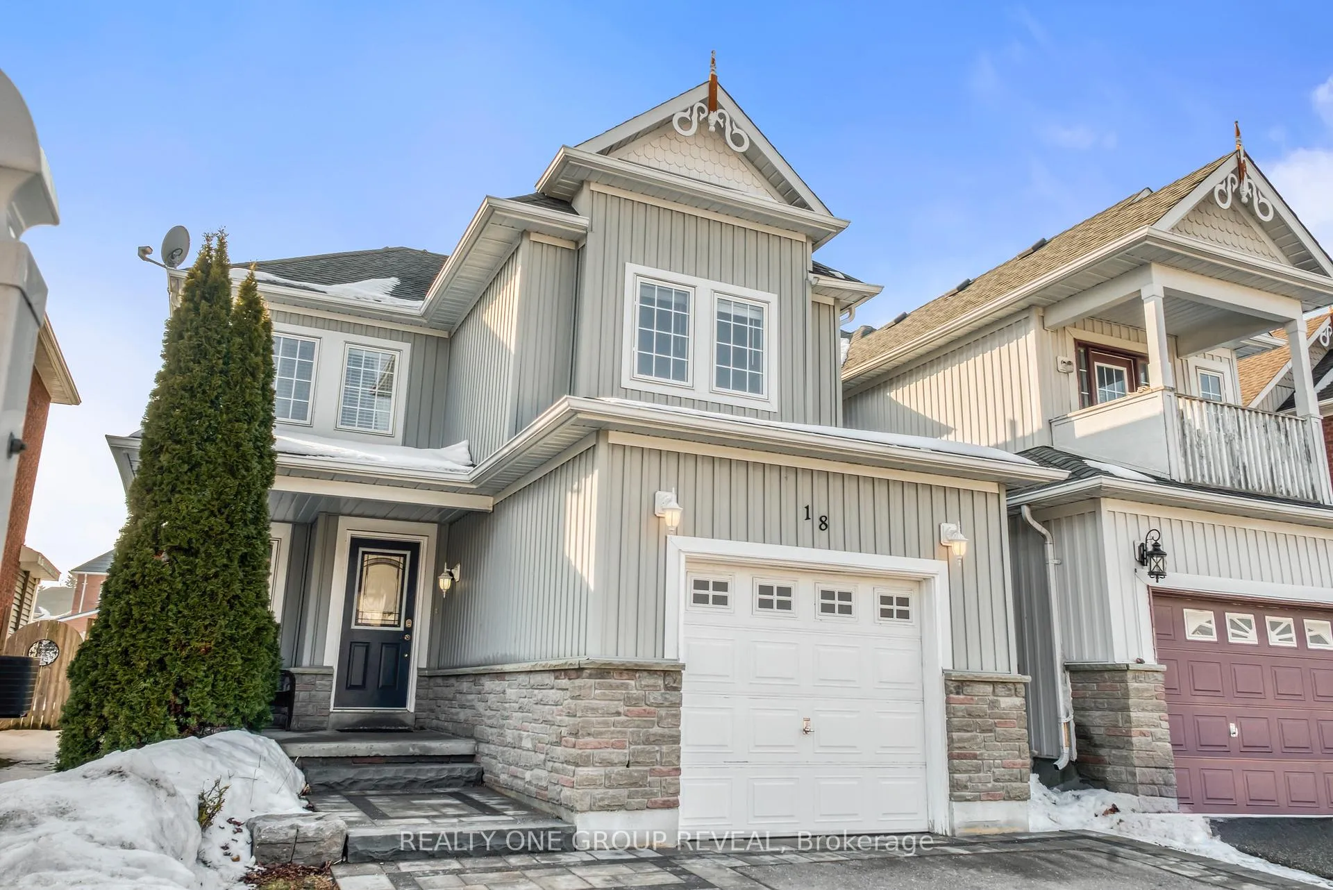 Photo 2 of 18 Harmer Drive, Clarington, Newcastle — HOMEH