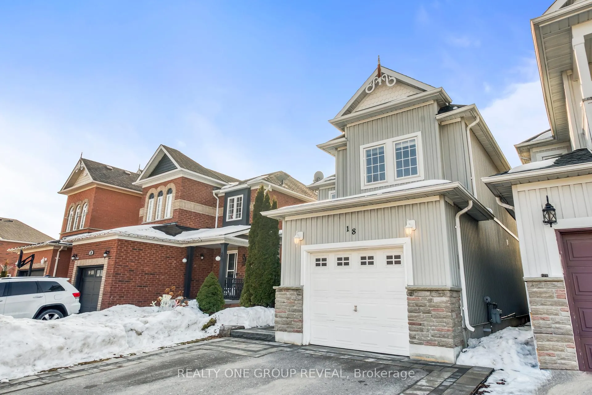 Photo 3 of 18 Harmer Drive, Clarington, Newcastle — HOMEH