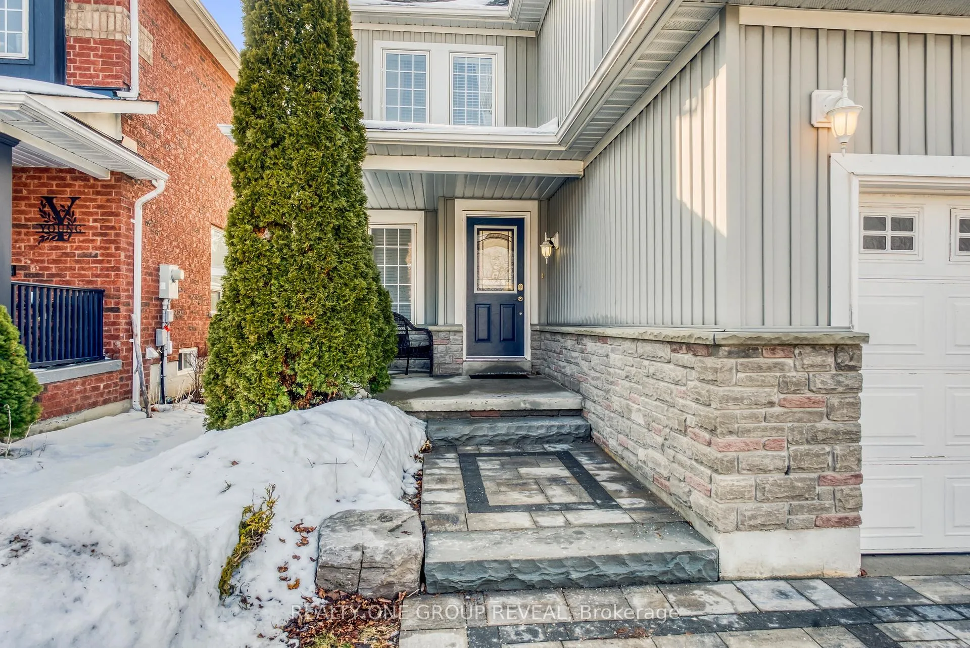 Photo 4 of 18 Harmer Drive, Clarington, Newcastle — HOMEH