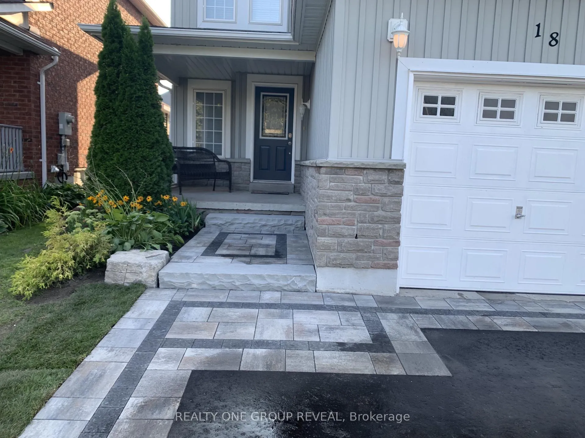 Photo 5 of 18 Harmer Drive, Clarington, Newcastle — HOMEH
