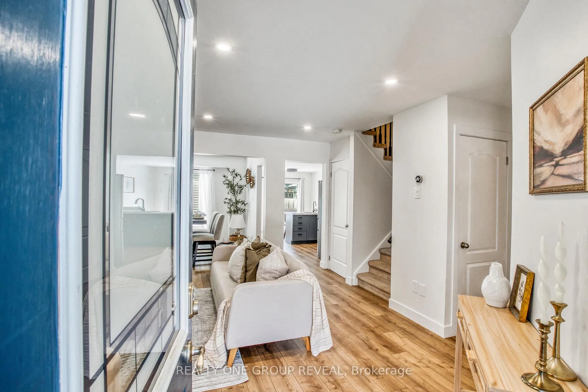 Photo 7 of 18 Harmer Drive, Clarington, Newcastle — HOMEH