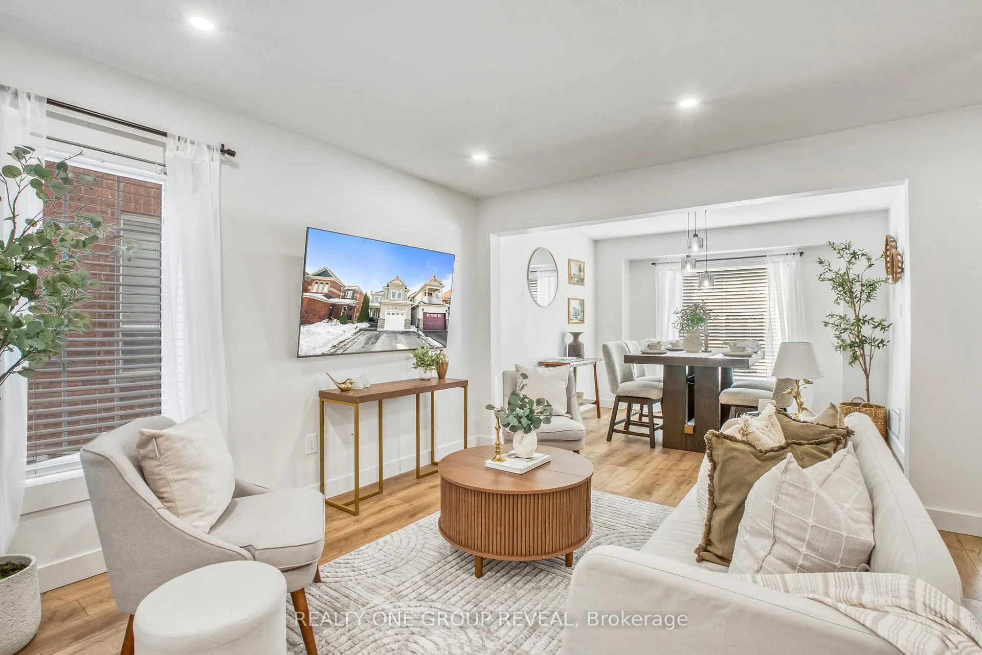 Photo 9 of 18 Harmer Drive, Clarington, Newcastle — HOMEH