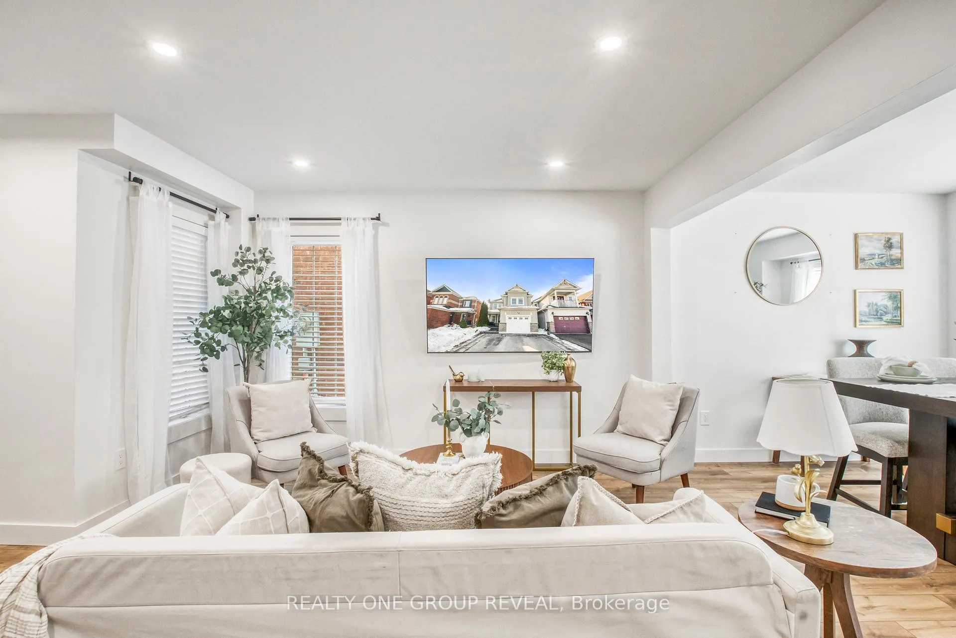 Photo 10 of 18 Harmer Drive, Clarington, Newcastle — HOMEH