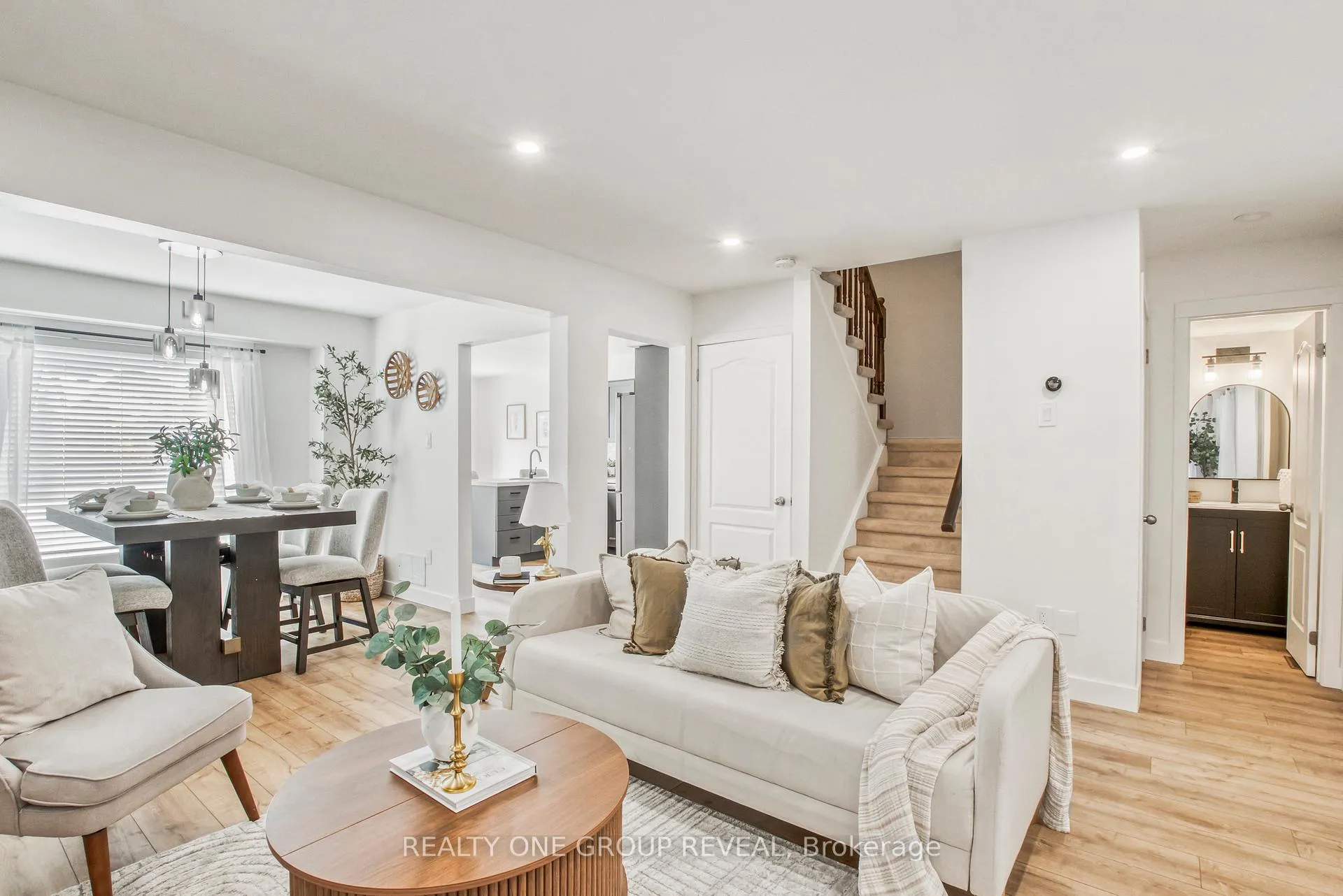Photo 12 of 18 Harmer Drive, Clarington, Newcastle — HOMEH
