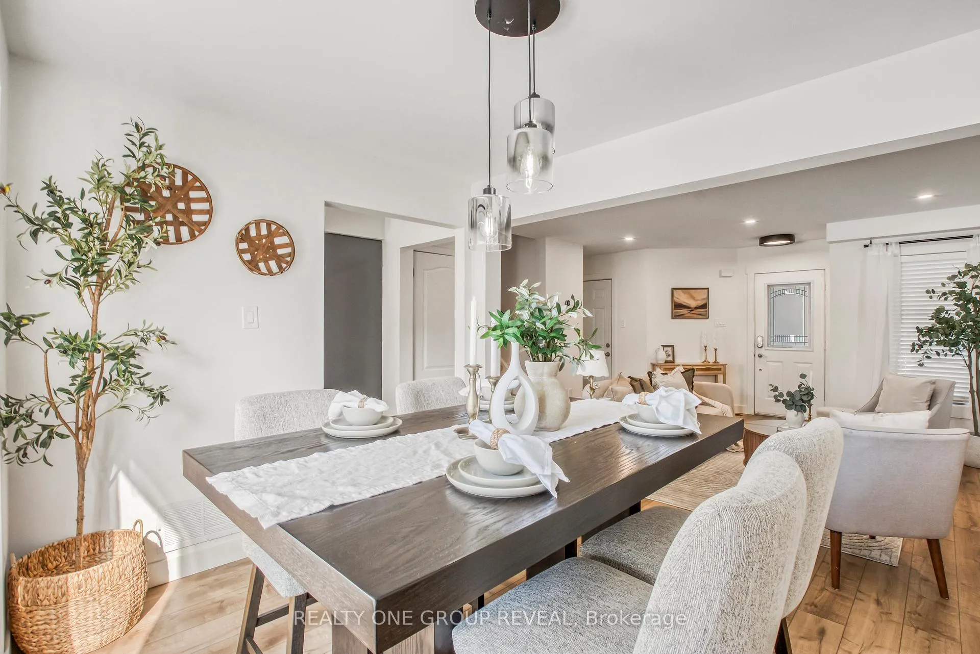 Photo 14 of 18 Harmer Drive, Clarington, Newcastle — HOMEH
