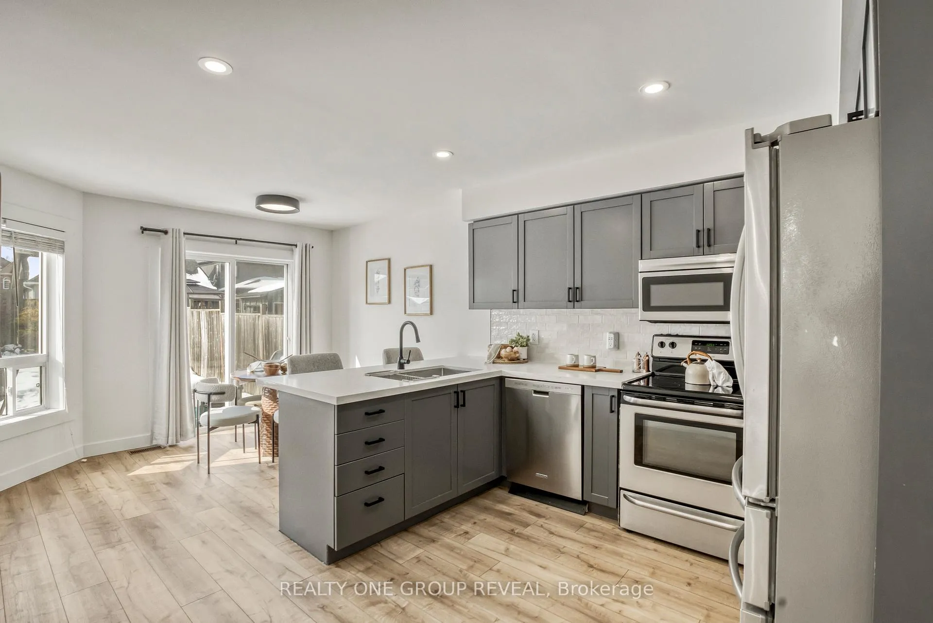 Photo 18 of 18 Harmer Drive, Clarington, Newcastle — HOMEH