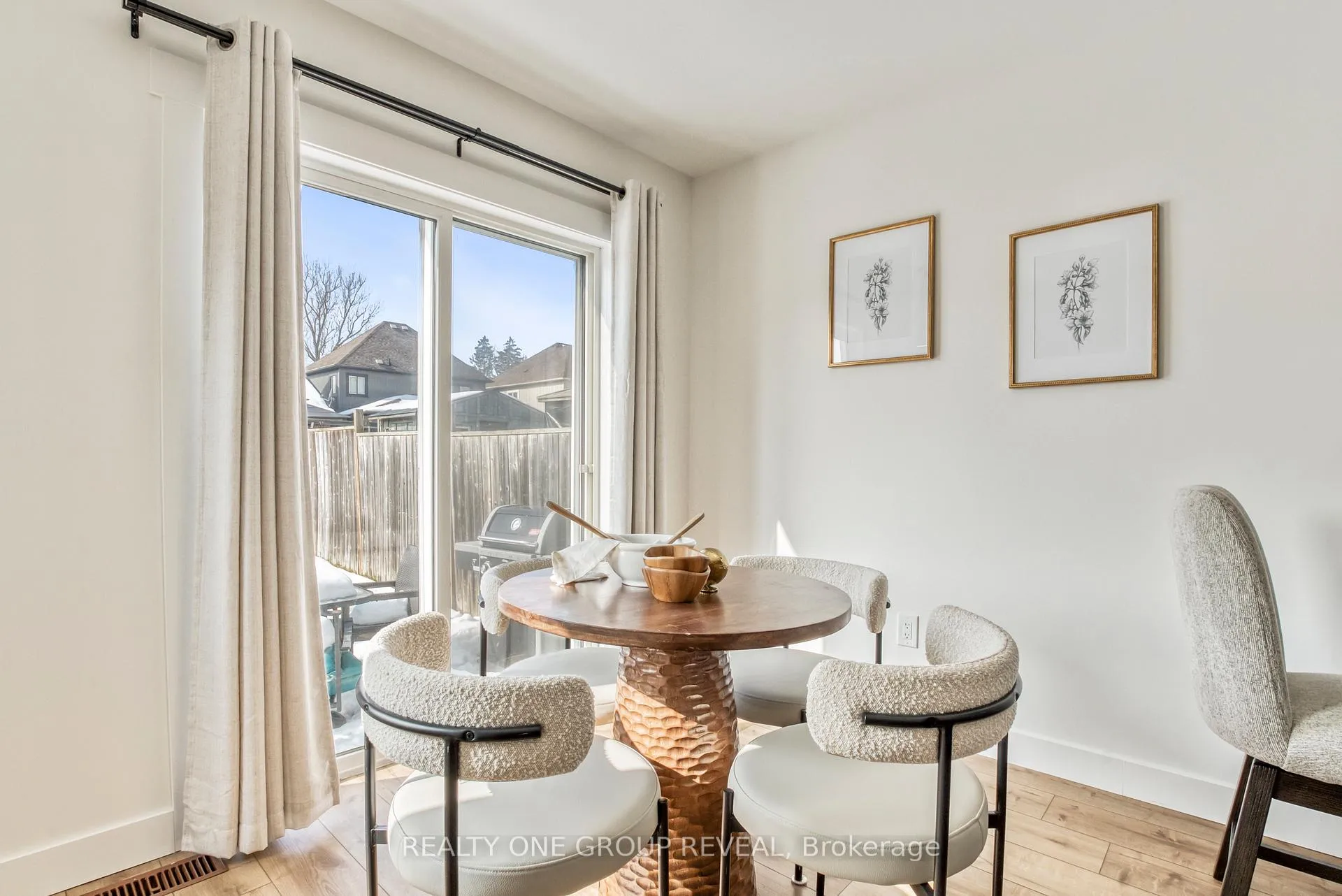 Photo 21 of 18 Harmer Drive, Clarington, Newcastle — HOMEH