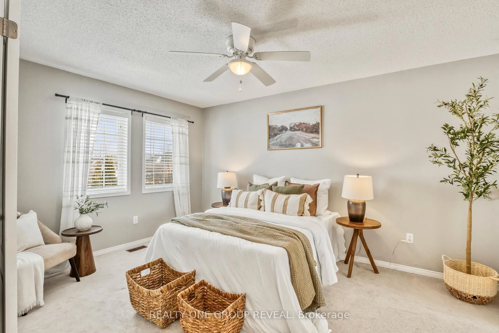 Photo 26 of 18 Harmer Drive, Clarington, Newcastle — HOMEH