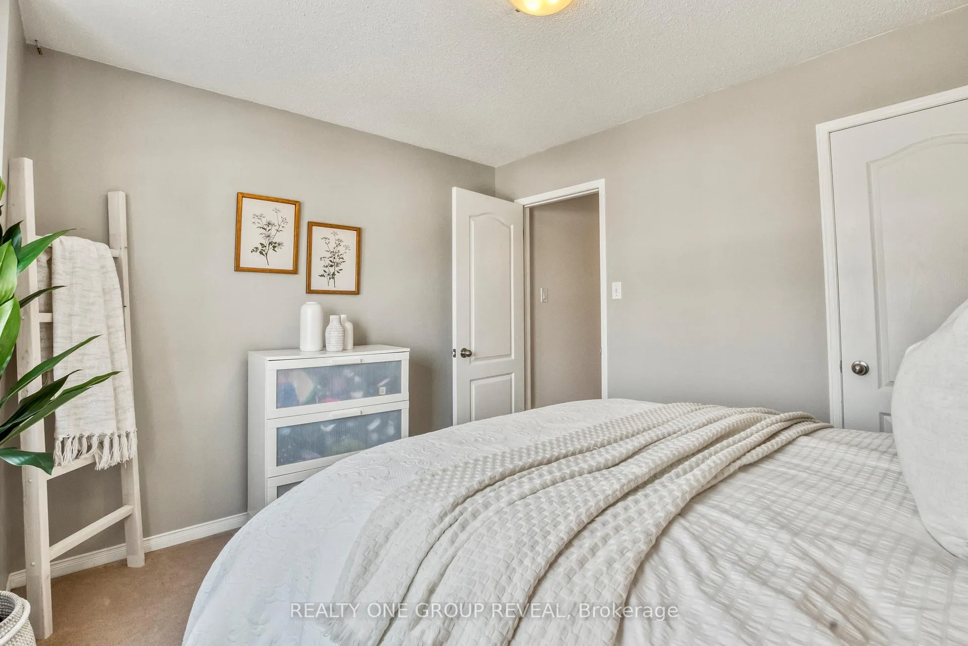 Photo 33 of 18 Harmer Drive, Clarington, Newcastle — HOMEH