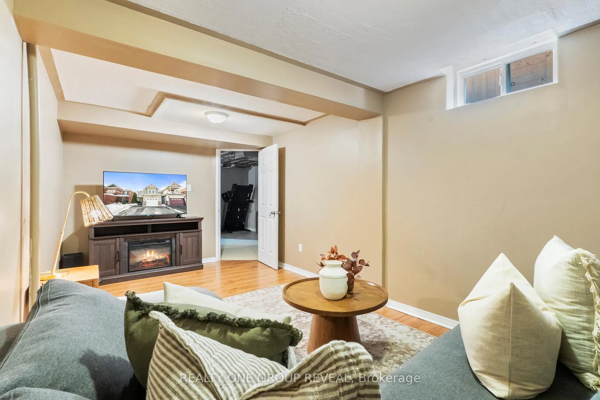 Photo 37 of 18 Harmer Drive, Clarington, Newcastle — HOMEH