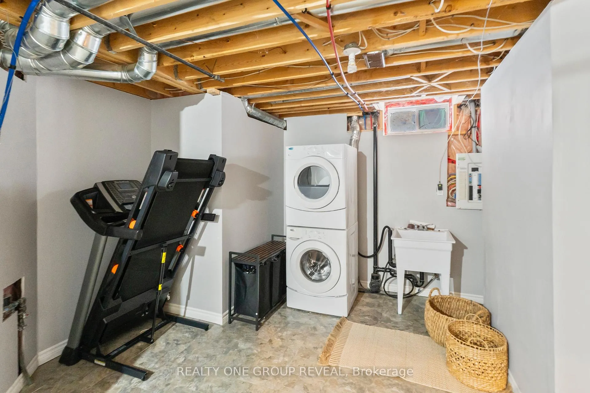 Photo 38 of 18 Harmer Drive, Clarington, Newcastle — HOMEH