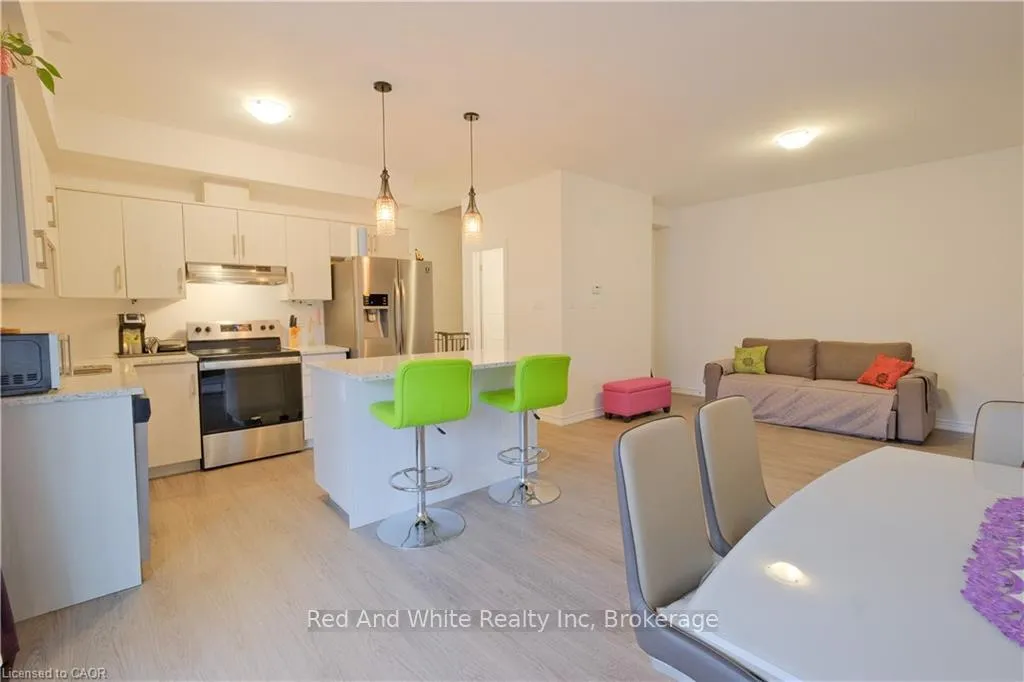 Photo 4 of 12 Roseberry Lane, Kitchener — HOMEH