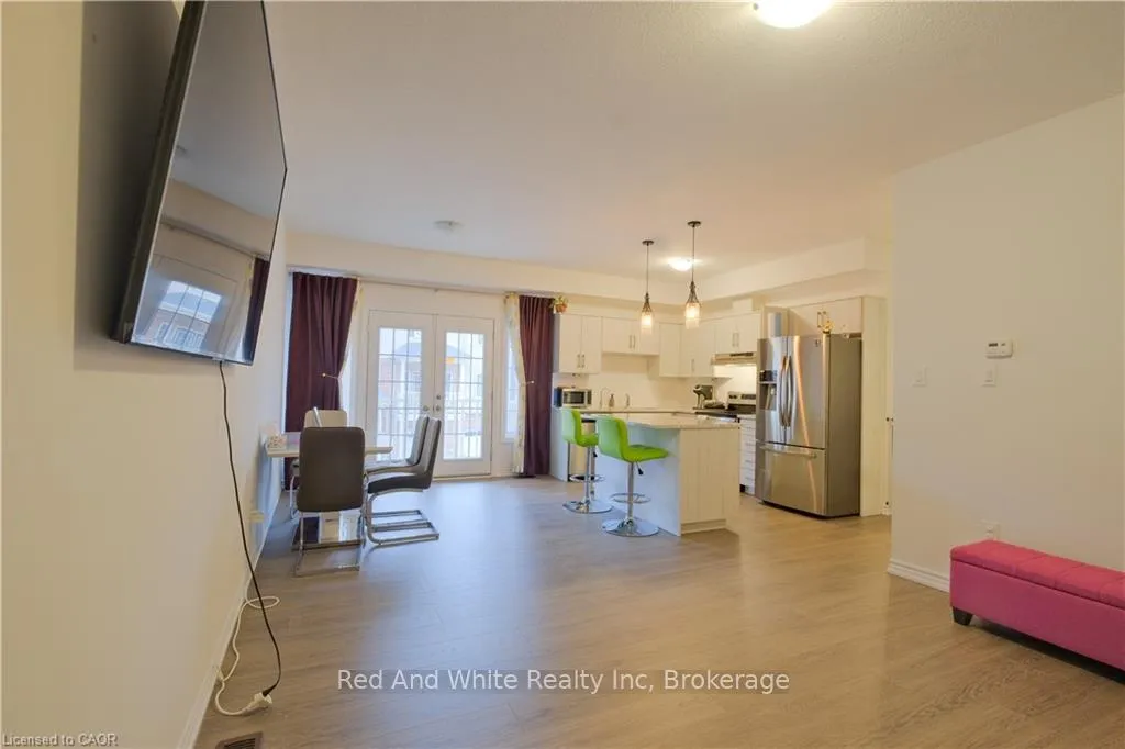 Photo 5 of 12 Roseberry Lane, Kitchener — HOMEH