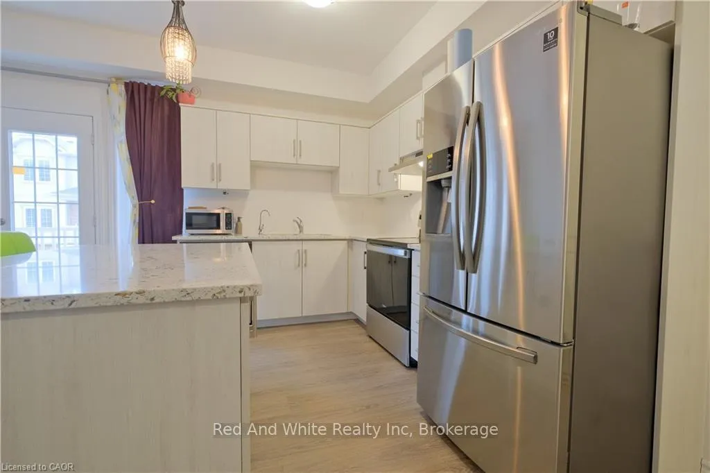 Photo 7 of 12 Roseberry Lane, Kitchener — HOMEH