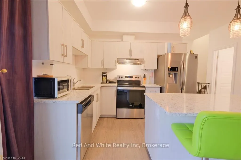 Photo 8 of 12 Roseberry Lane, Kitchener — HOMEH