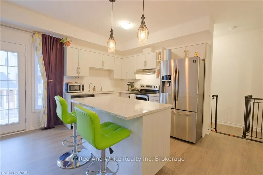 Photo 9 of 12 Roseberry Lane, Kitchener — HOMEH