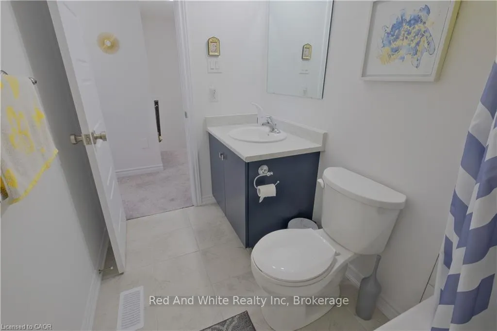 Photo 12 of 12 Roseberry Lane, Kitchener — HOMEH